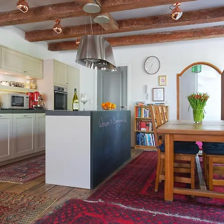 Former Rembrandt Workshop Two Bedroom