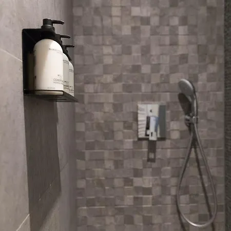 Former Rembrandt Workshop Two Bedroom Lejlighed