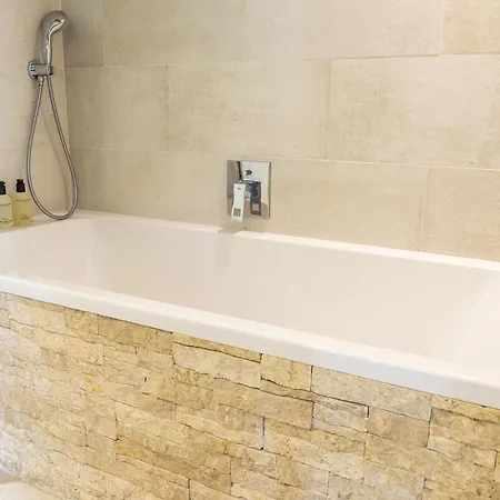 Former Rembrandt Workshop Two Bedroom Amsterdam