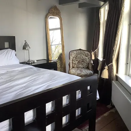 Former Rembrandt Workshop Two Bedroom Amsterdam
