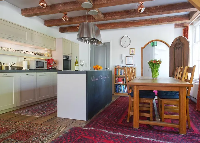 Former Rembrandt Workshop Two Bedroom